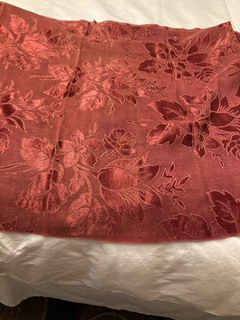 Fabulous 1930s velvet rayon fabric remnant - Picture 6 of 12